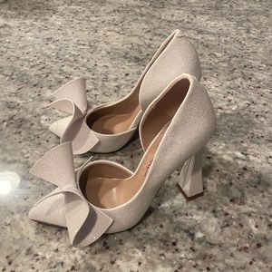 Betsey Johnson Womens Nobble Glitter Bow D'Orsay Heels